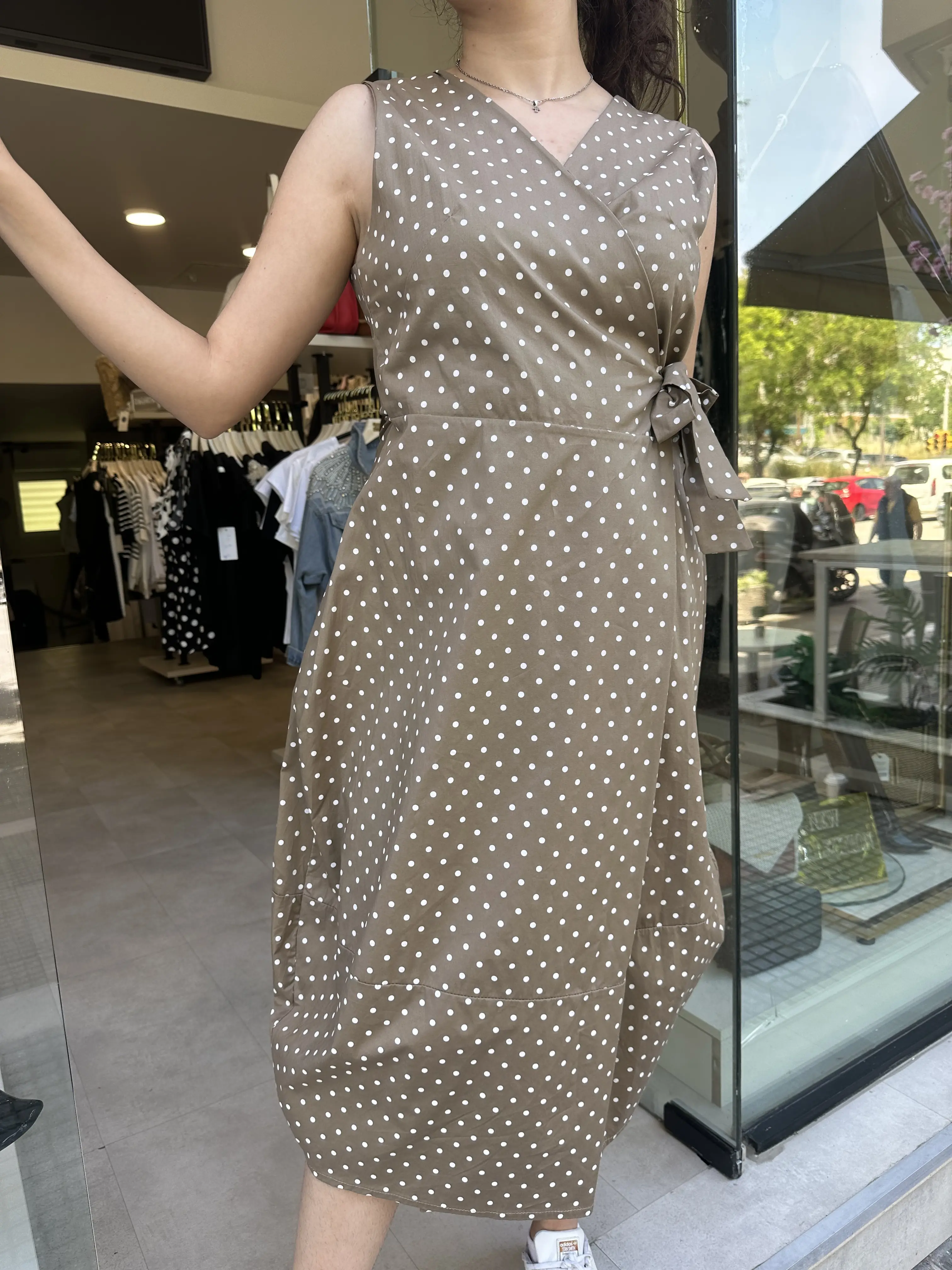 Μπεζ Πουά Φόρεμα