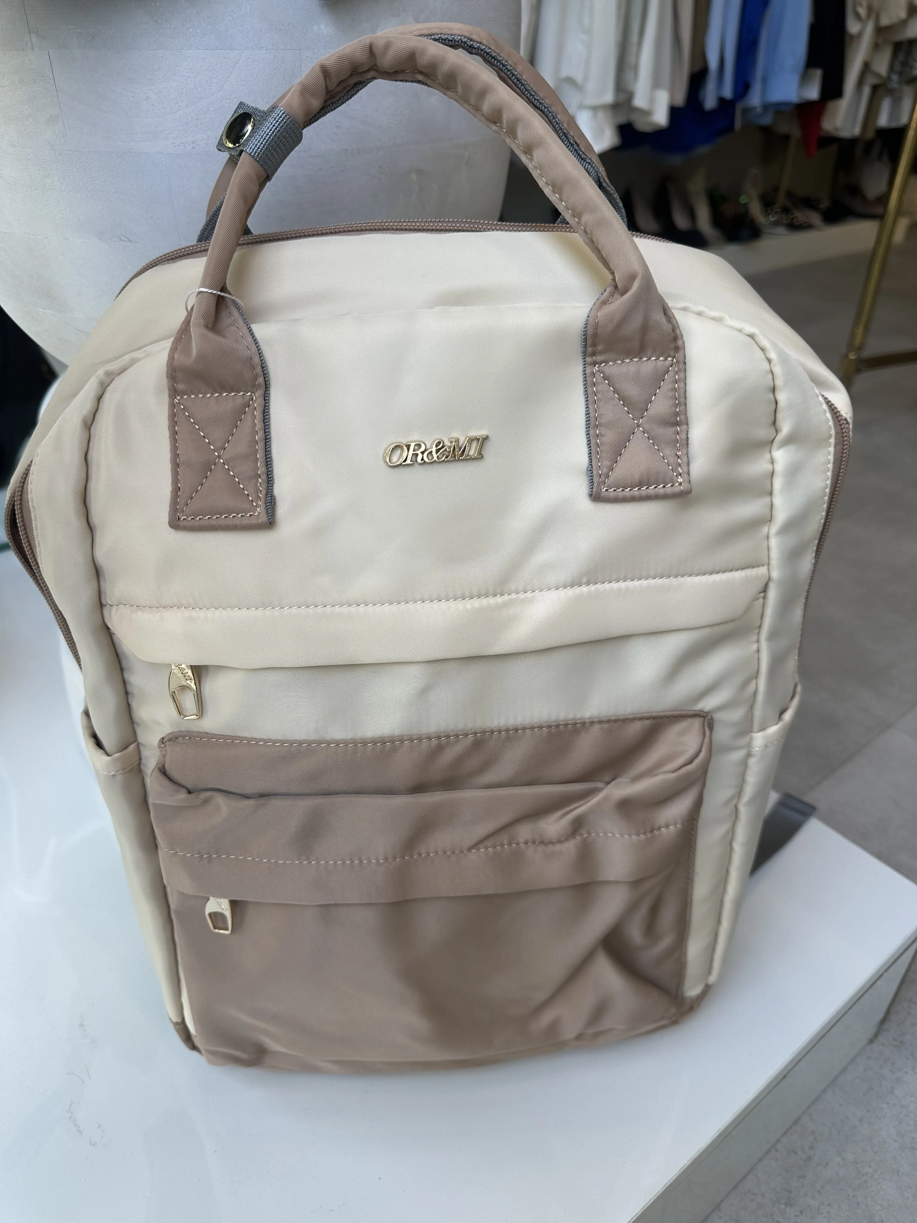 Μεγάλη Μπεζ Τσάντα Πλάτης