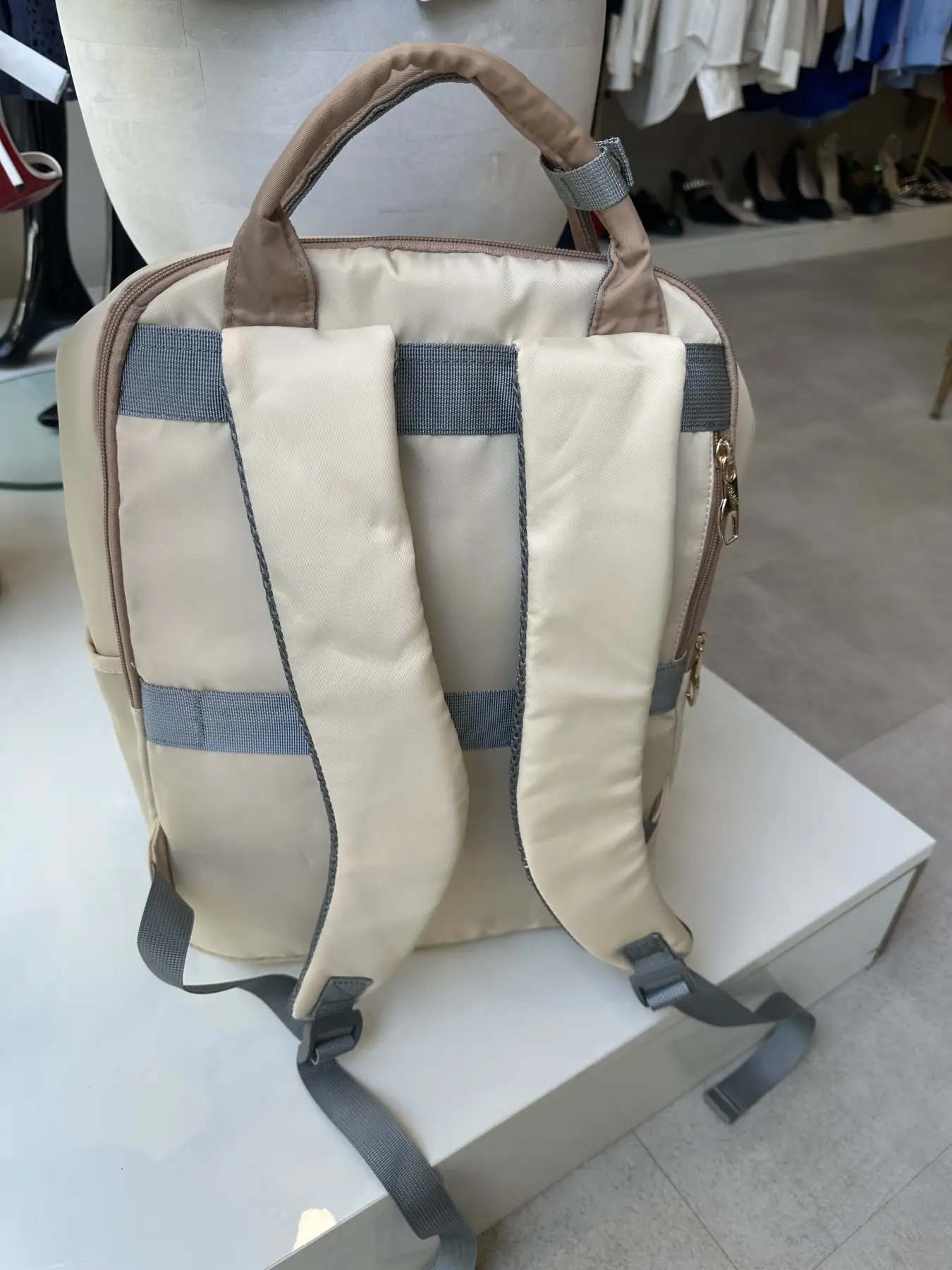 Μεγάλη Μπεζ Τσάντα Πλάτης