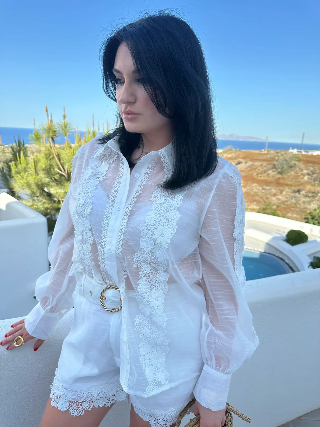 Λευκό σέτ σόρτς με λεπτομέρεια κέντημα