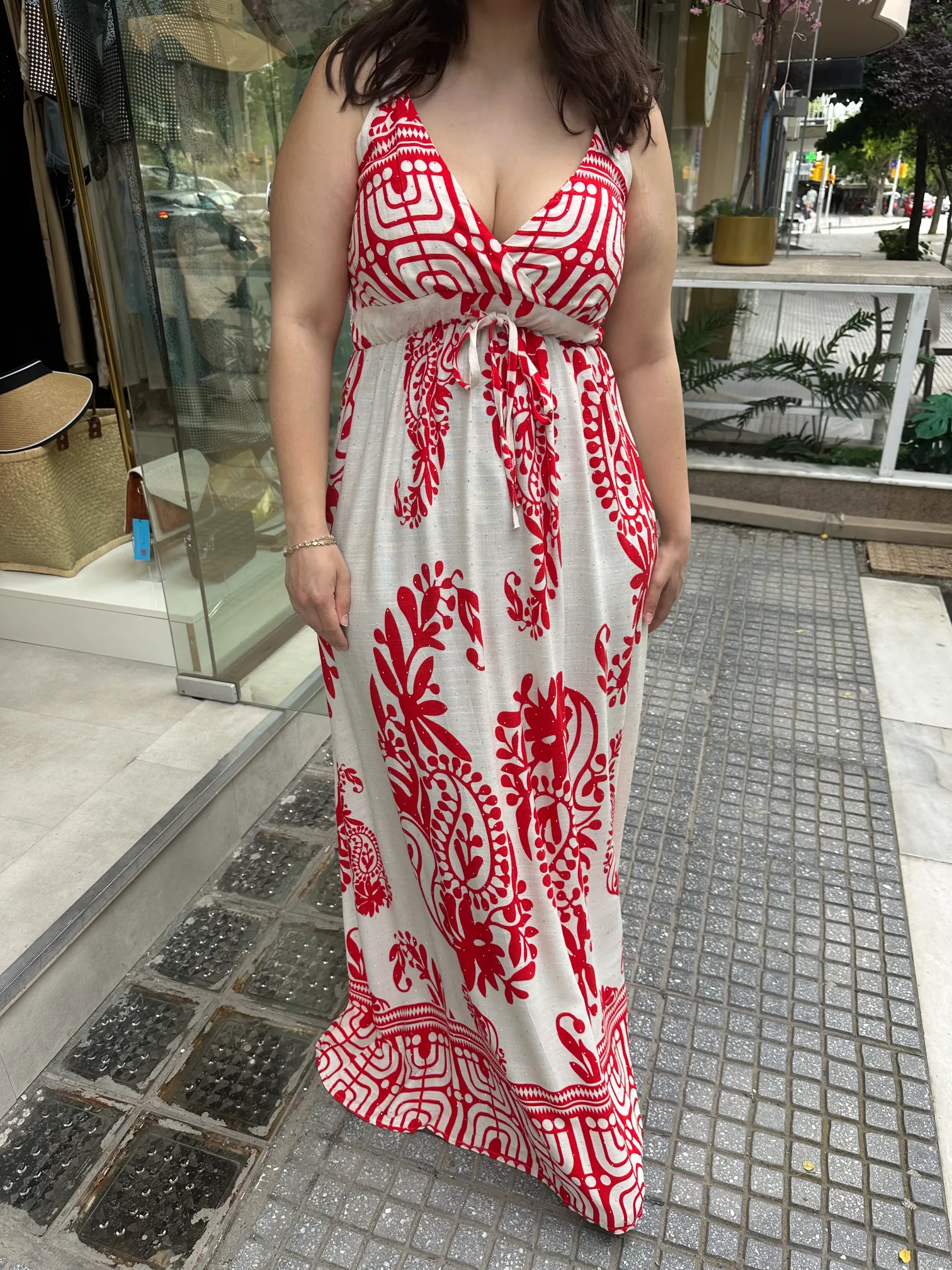 Μάξι Φόρεμα με Κόκκινα Σχέδια και Στρας