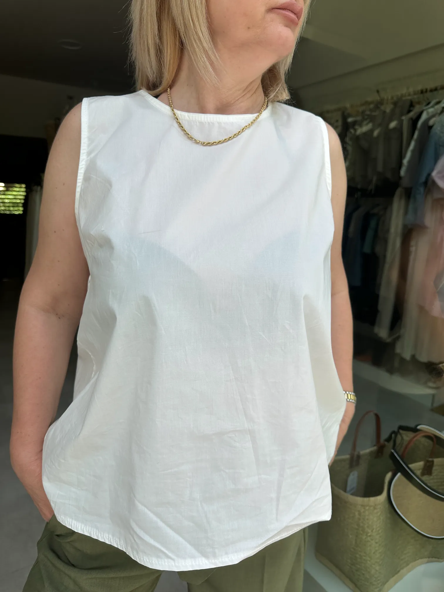 Λευκή Μπλούζα με Φιόγκο στην Πλάτη