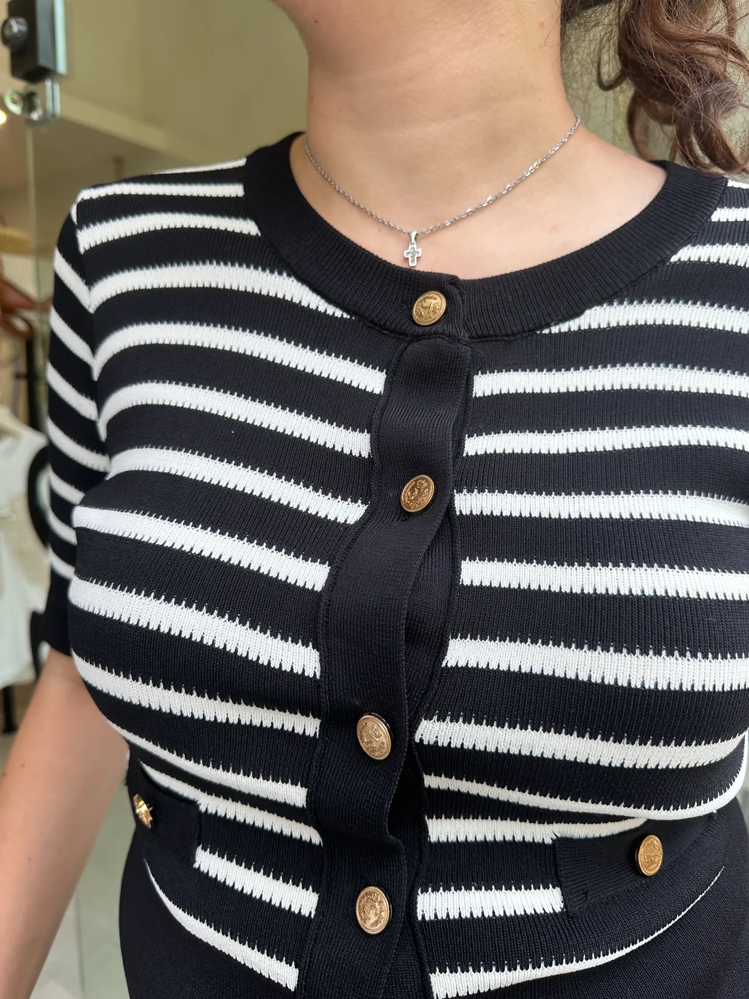 Μαύρο κοντομάνικο ριγέ ζακετάκι