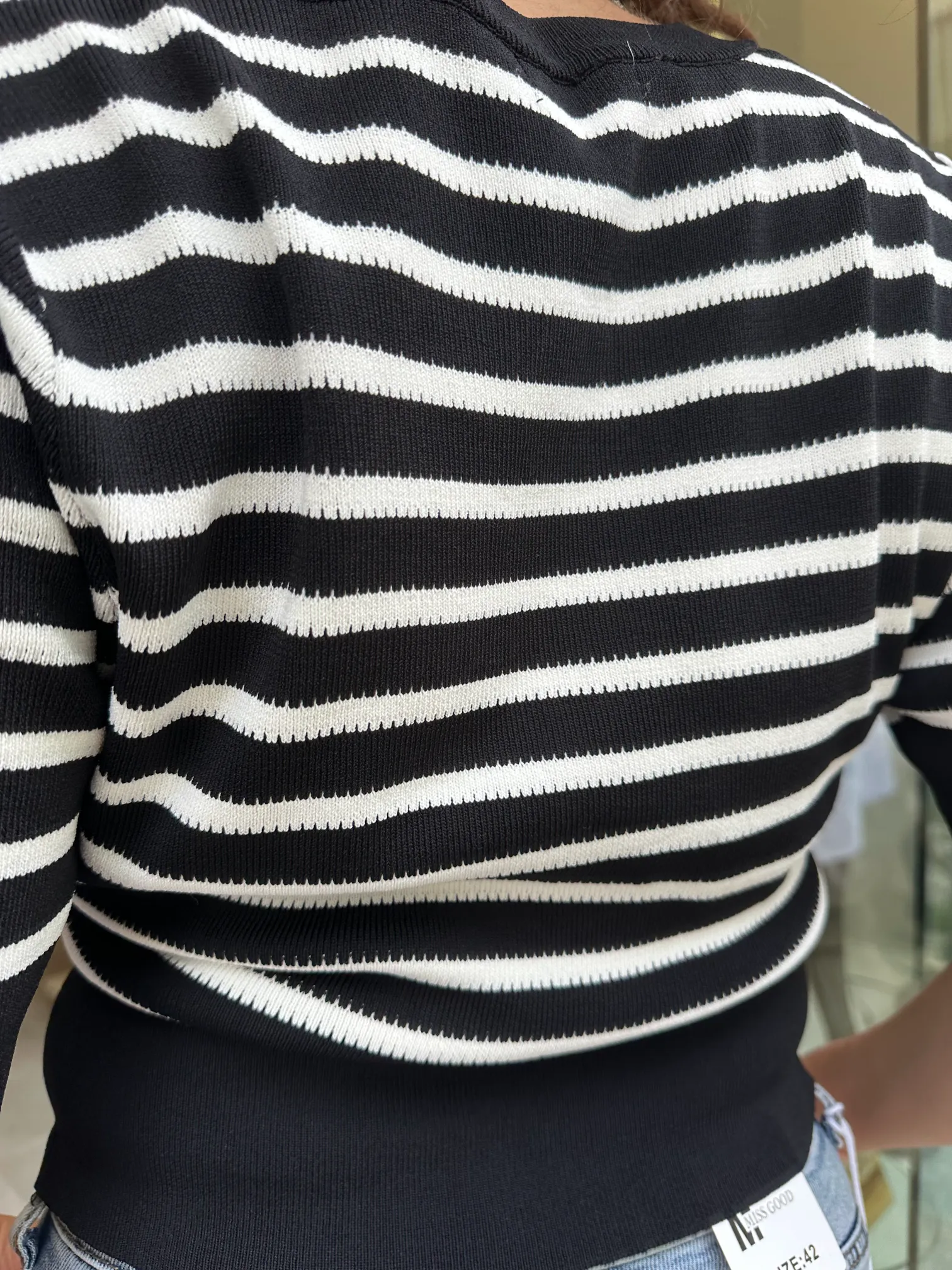 Μαύρο κοντομάνικο ριγέ ζακετάκι