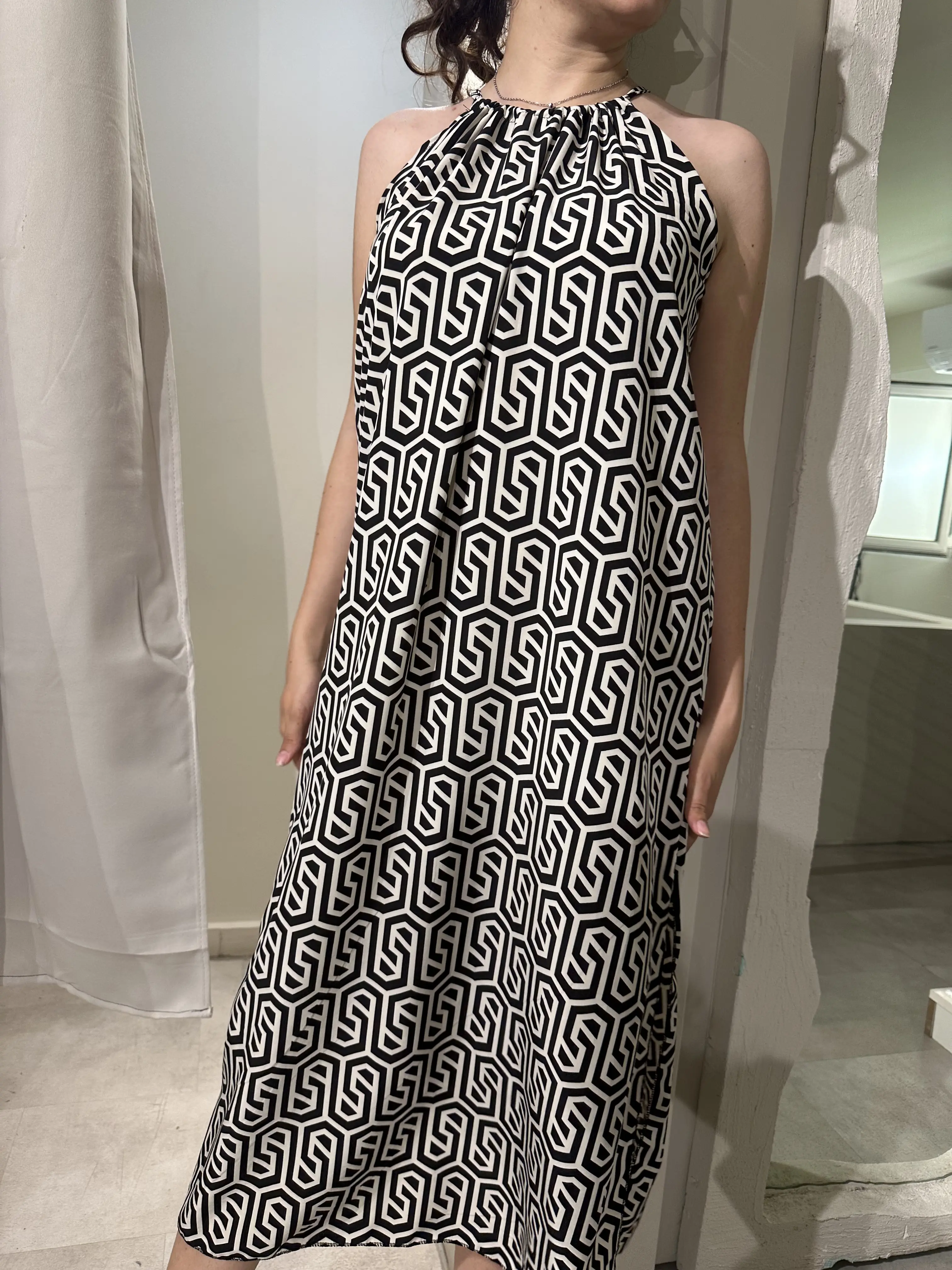 Φόρεμα ασπρόμαυρο