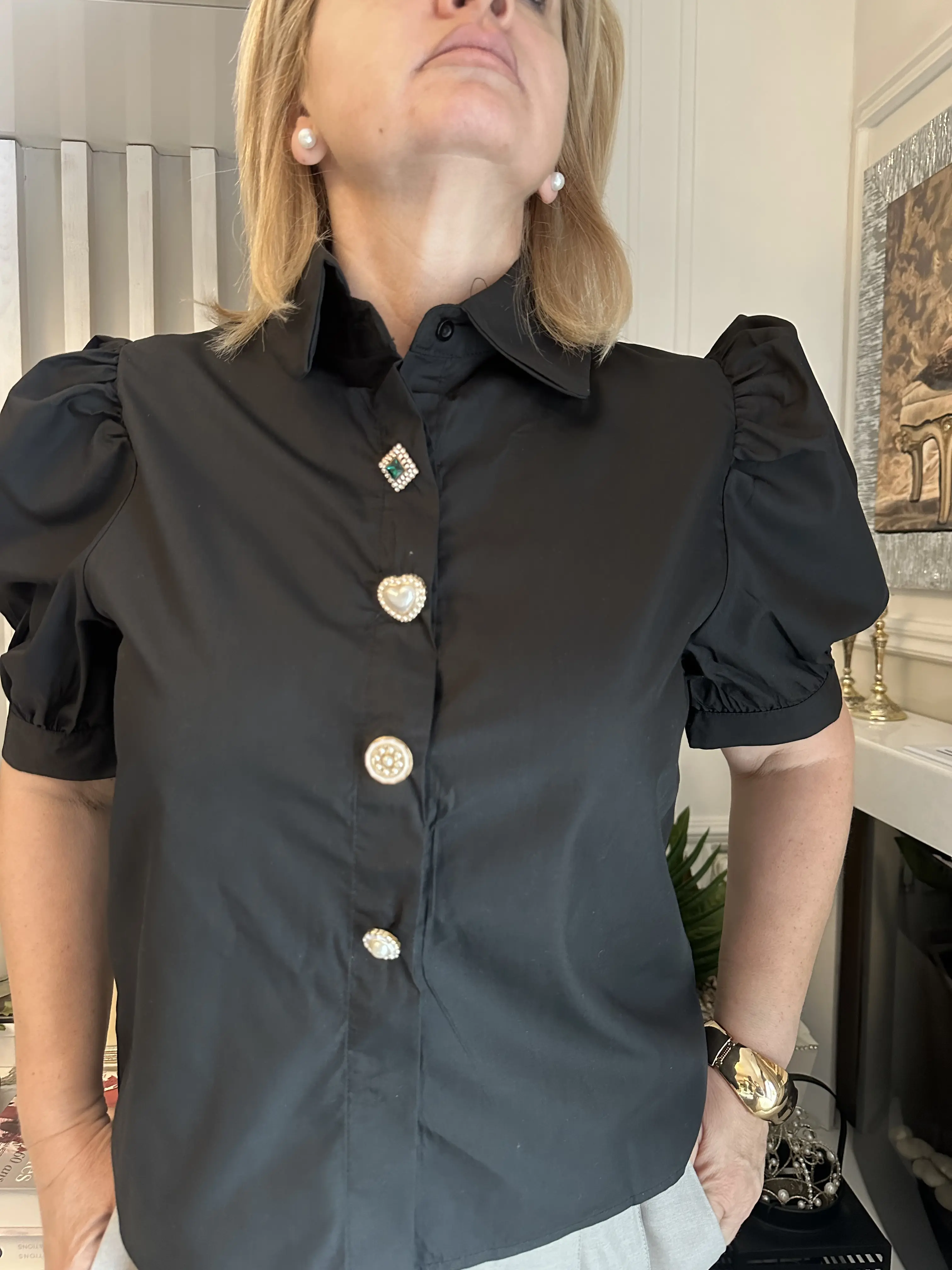 Πουκάμισο μαύρο με στρας φουσκωτό μανίκι