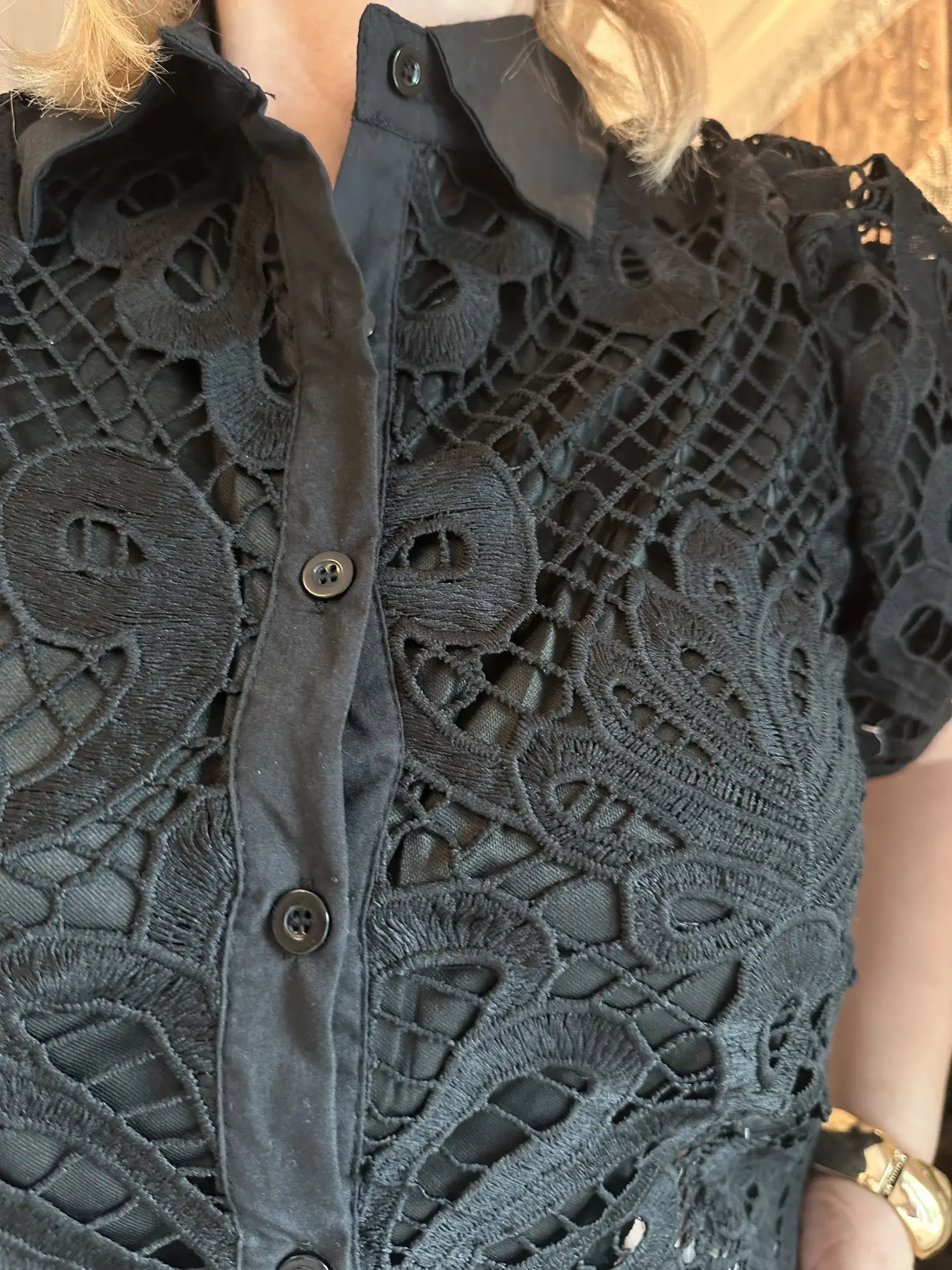 Πουκάμισο με δαντέλα και φουσκωτό μανίκι