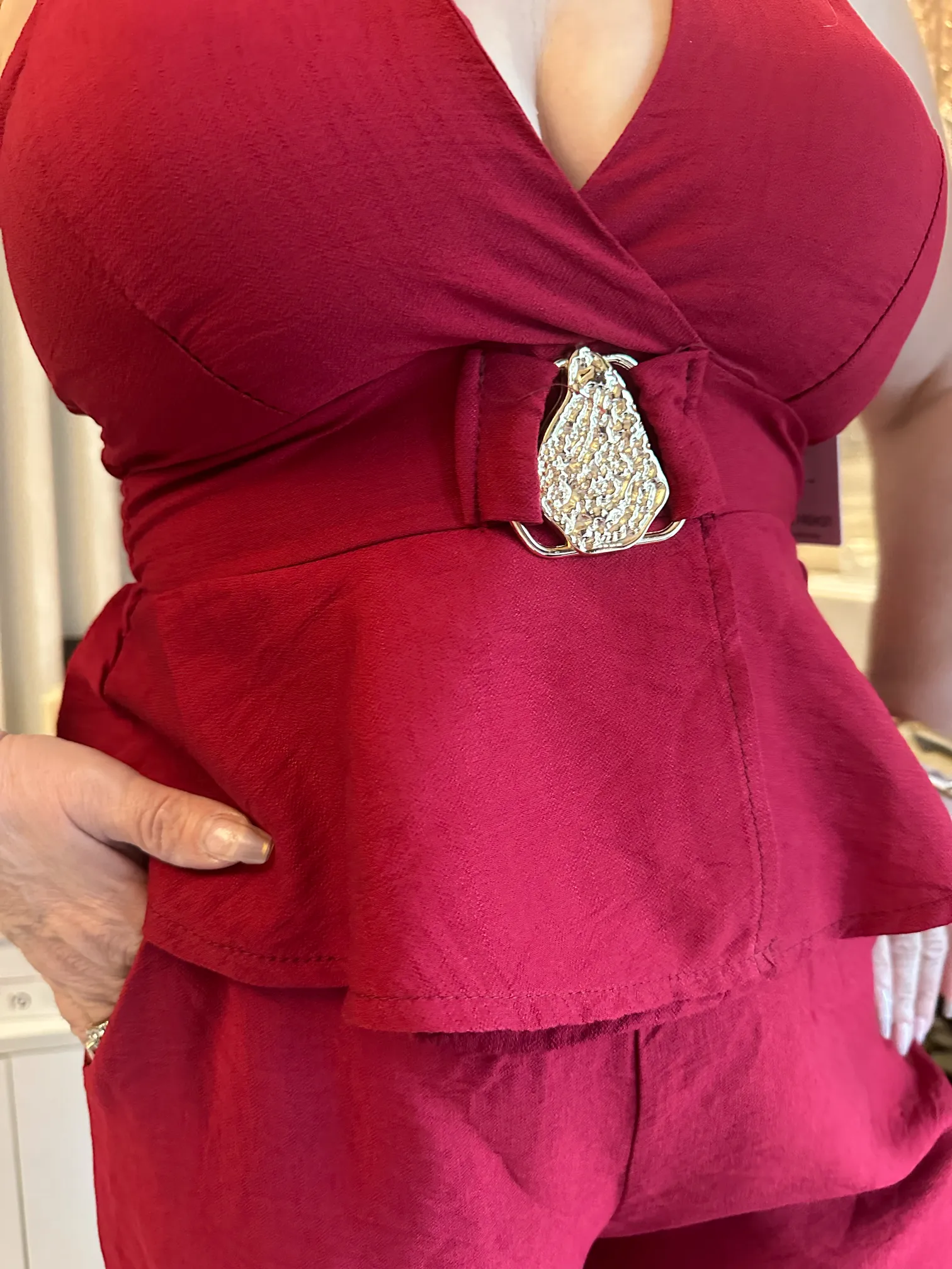 cherry σετ κρουαζέ με χρυσή λεπτομέρεια