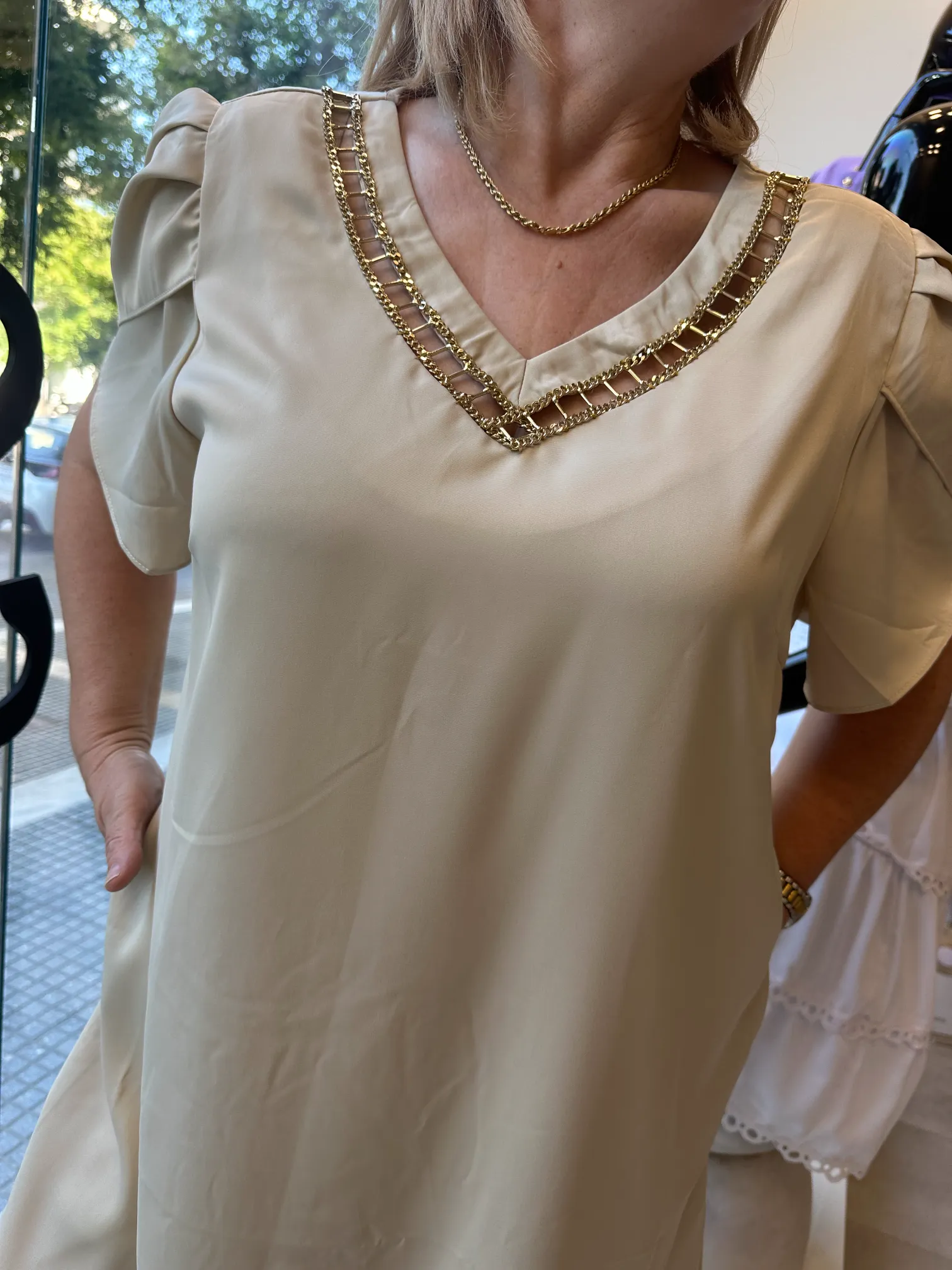 Midi Φόρεμα Μπεζ Με Χρυσά Διακοσμητικά