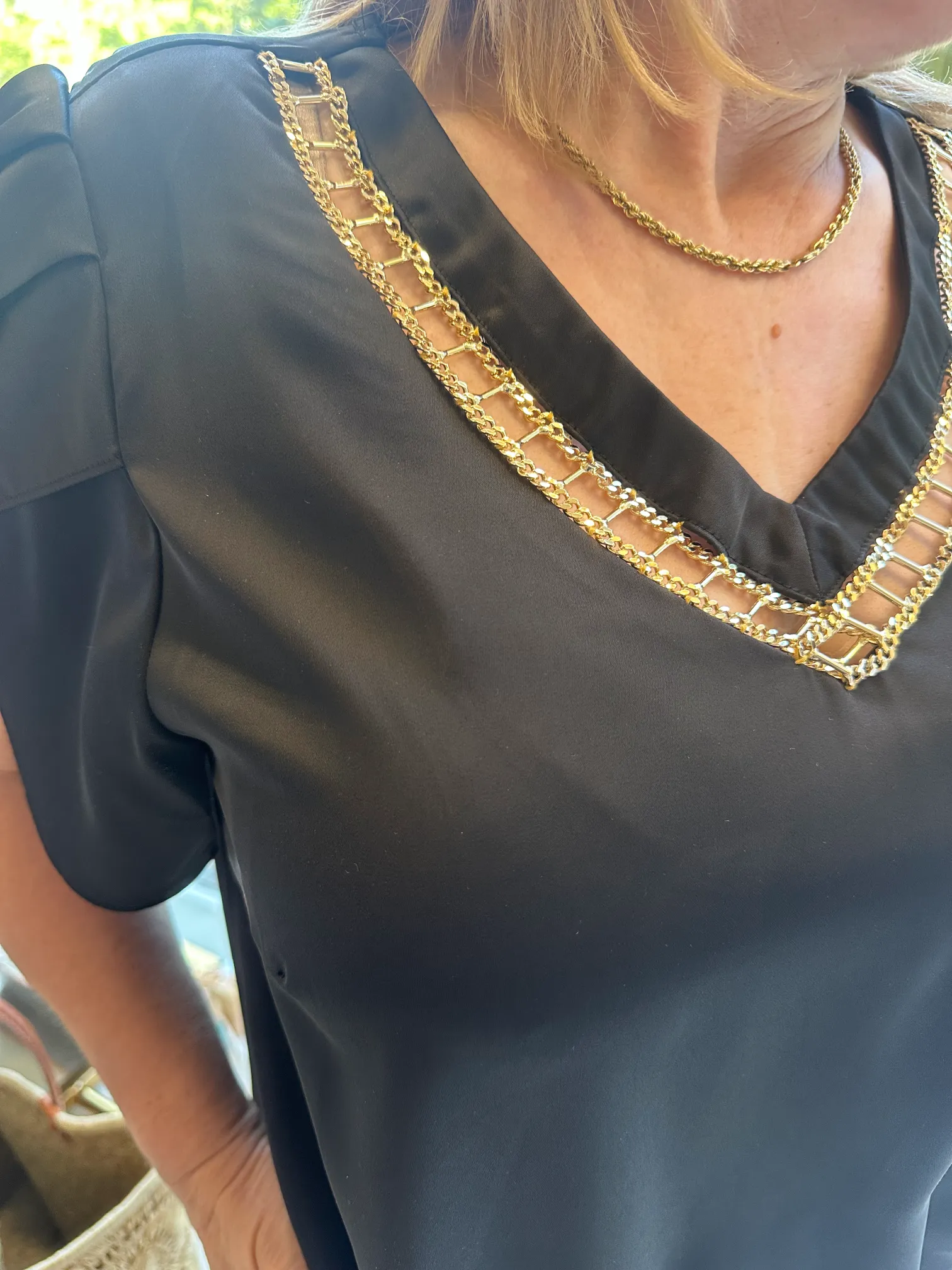 Midi Φόρεμα Μαύρο Με Χρυσά Διακοσμητικά