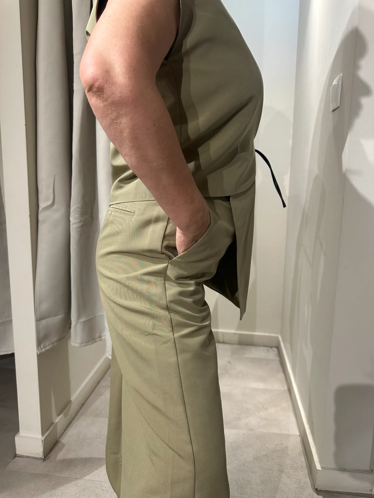 Λαδί Σετ Γιλέκο και Παντελόνι