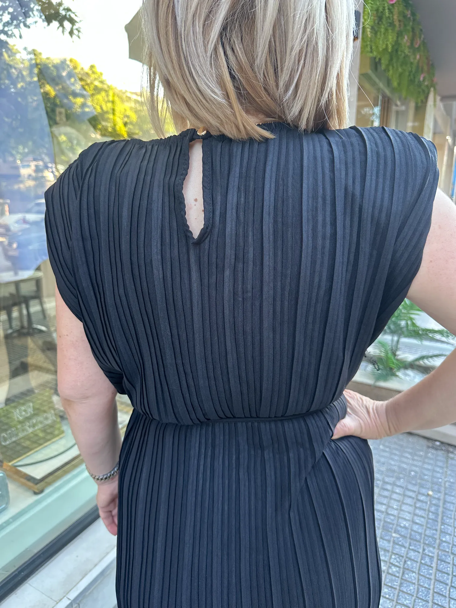 Μαύρο Πλισέ Φόρεμα