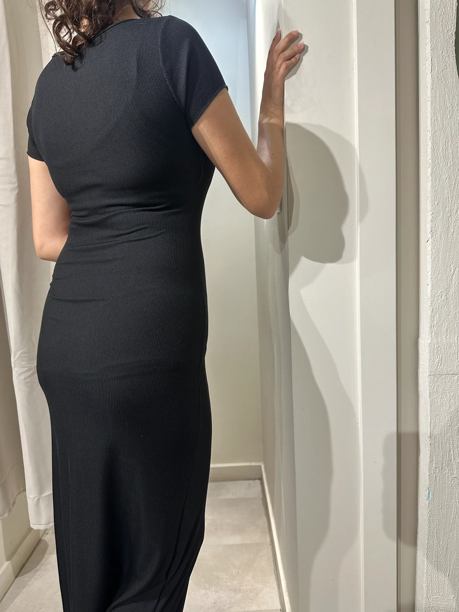 Μαύρο Μάξι Ριπ Φόρεμα με Σκίσιμο