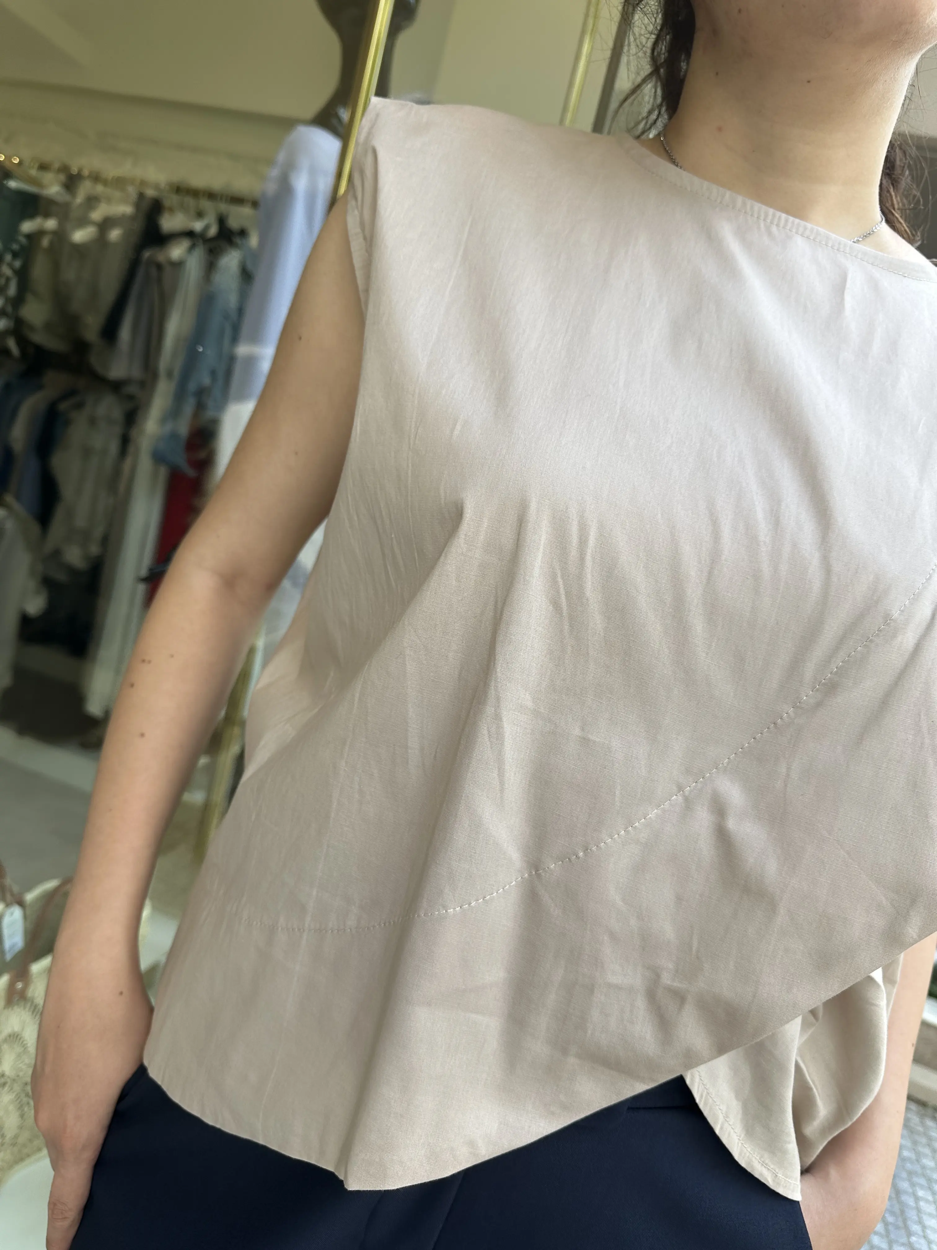 Μπλούζα μπέζ χιαστή