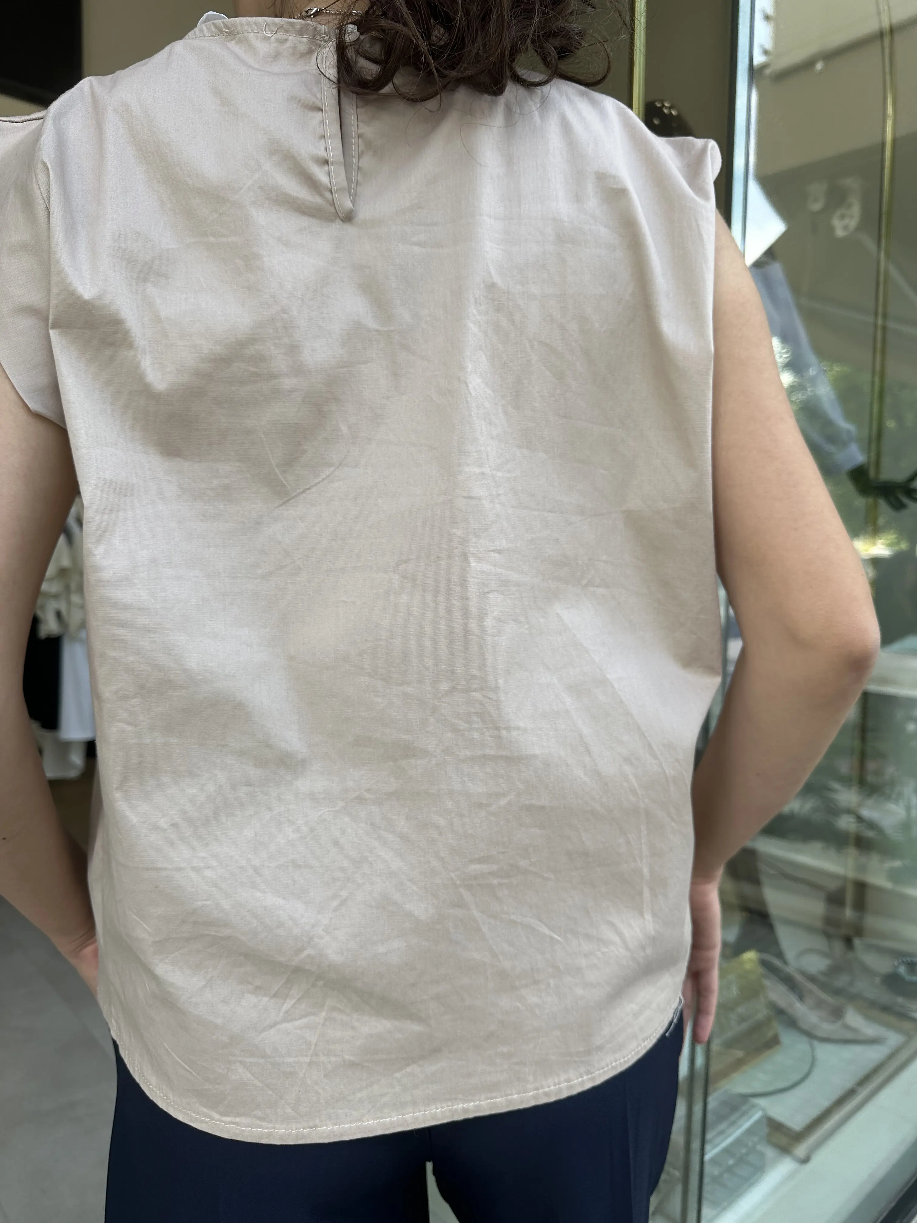 Μπλούζα μπέζ χιαστή