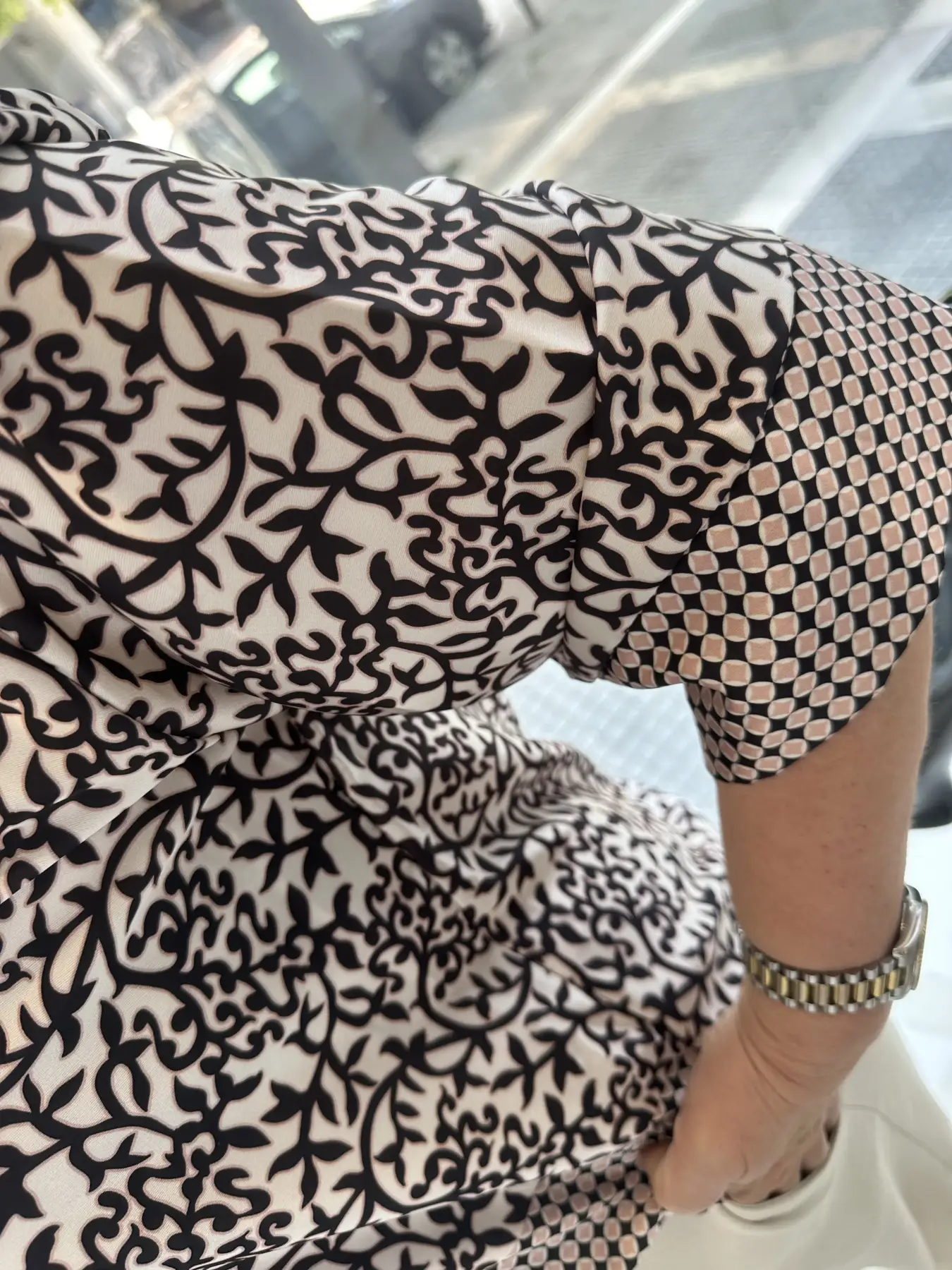 Μπλούζα ασύμμετρη καφέ σχέδια