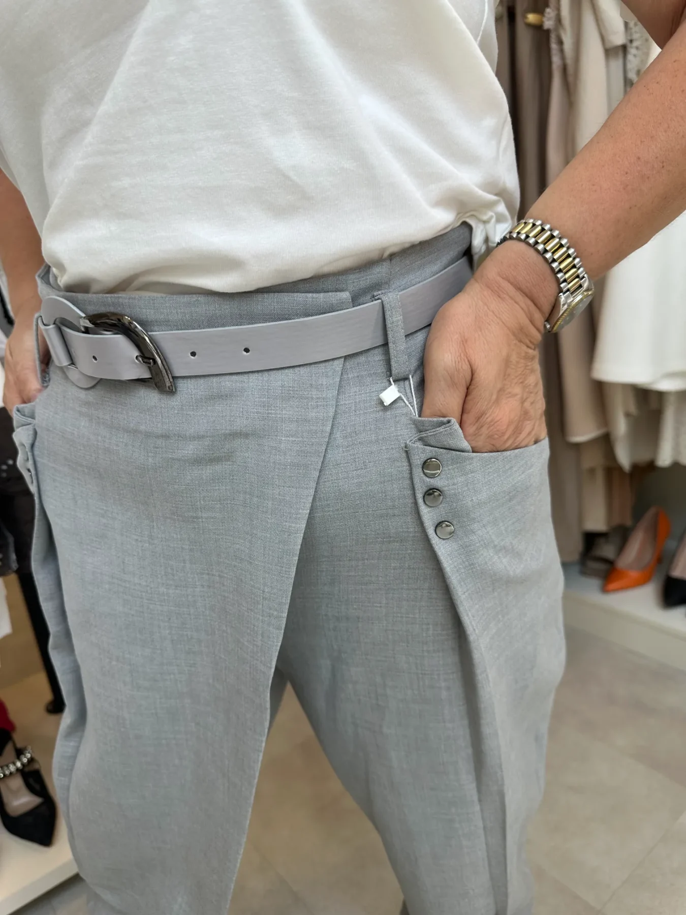 γκρί παντελόνι φάκελος