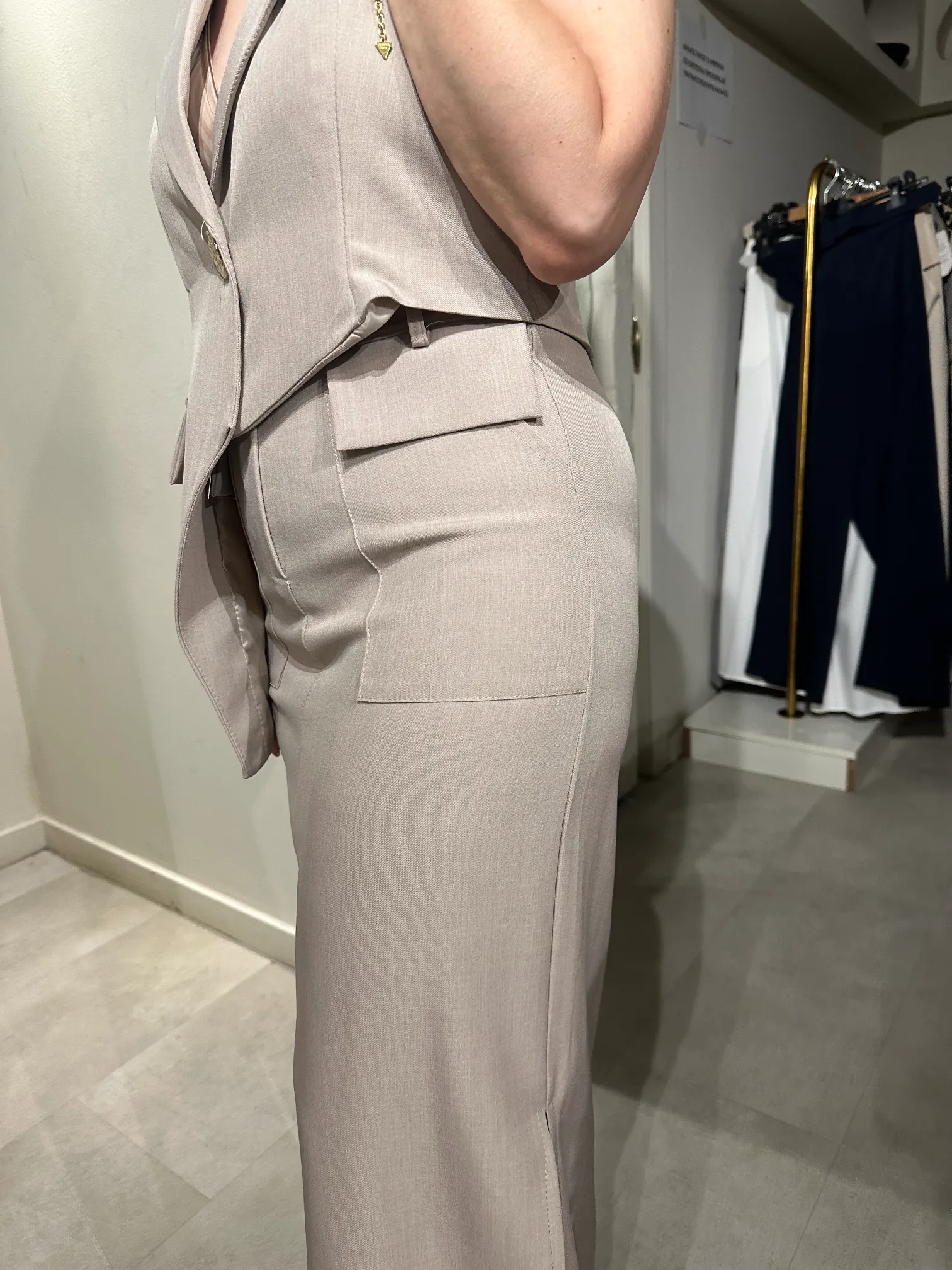 Σέτ ασσύμετρο μπεζ