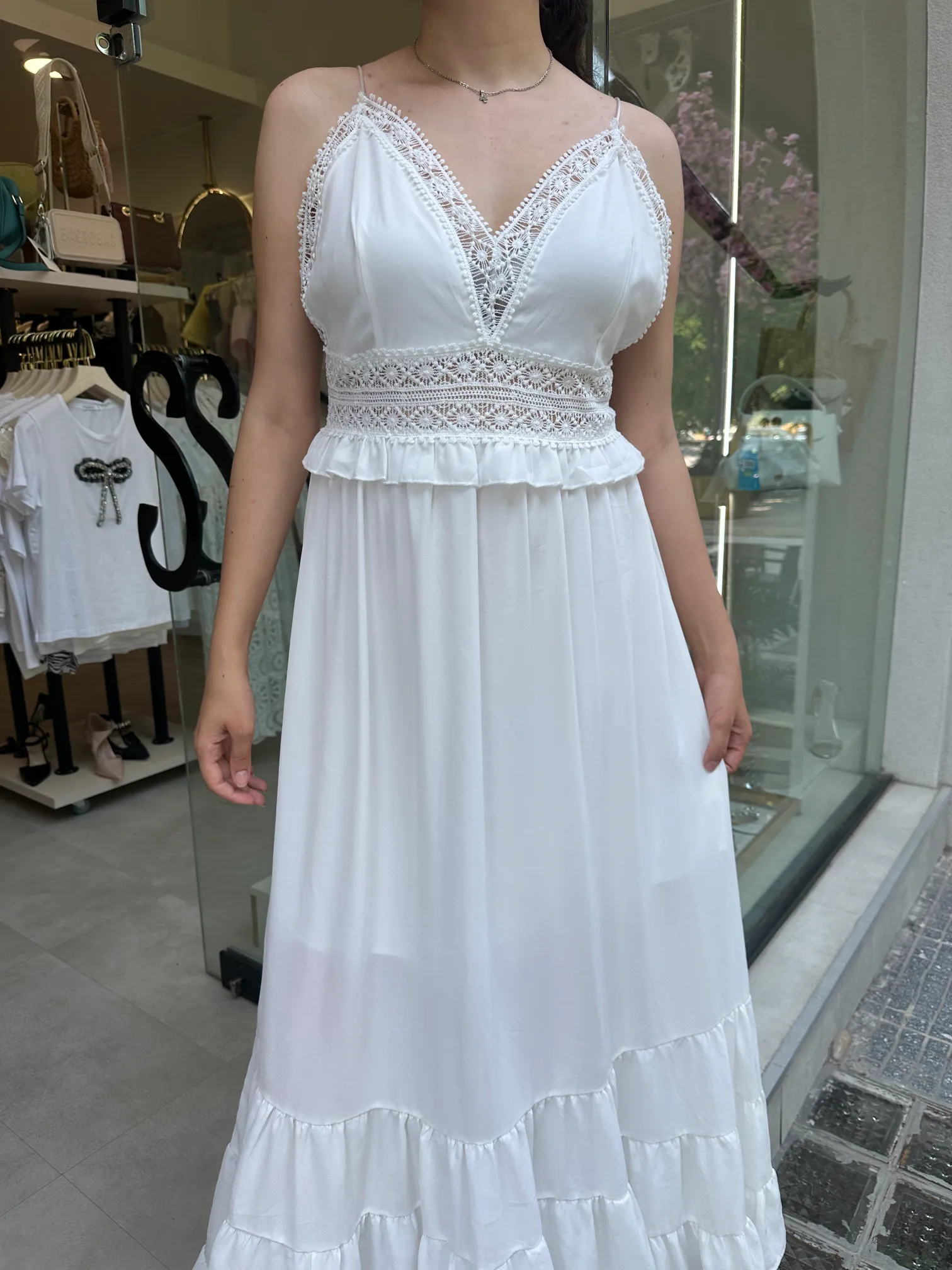 Λευκό φόρεμα