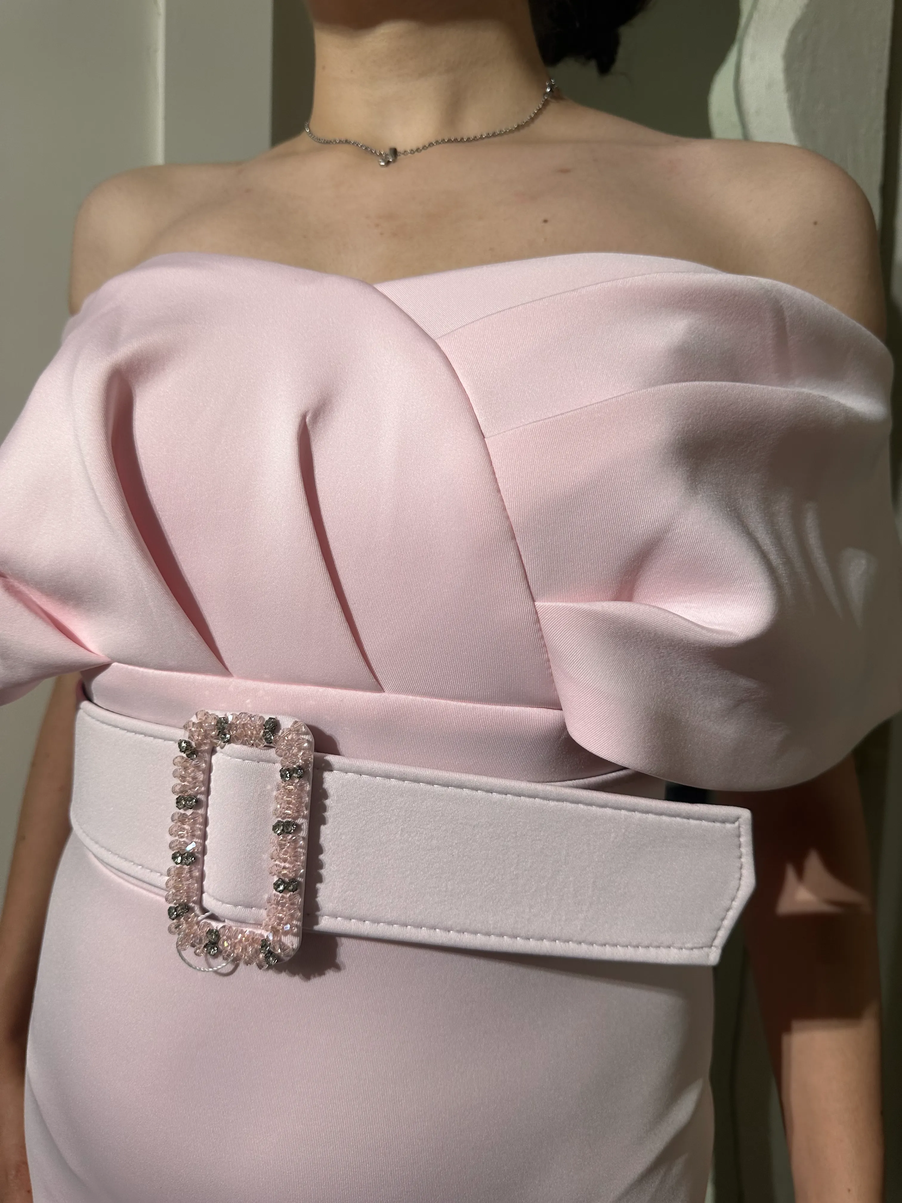 Φόρεμα ροζ ανοιχτό με ζώνη