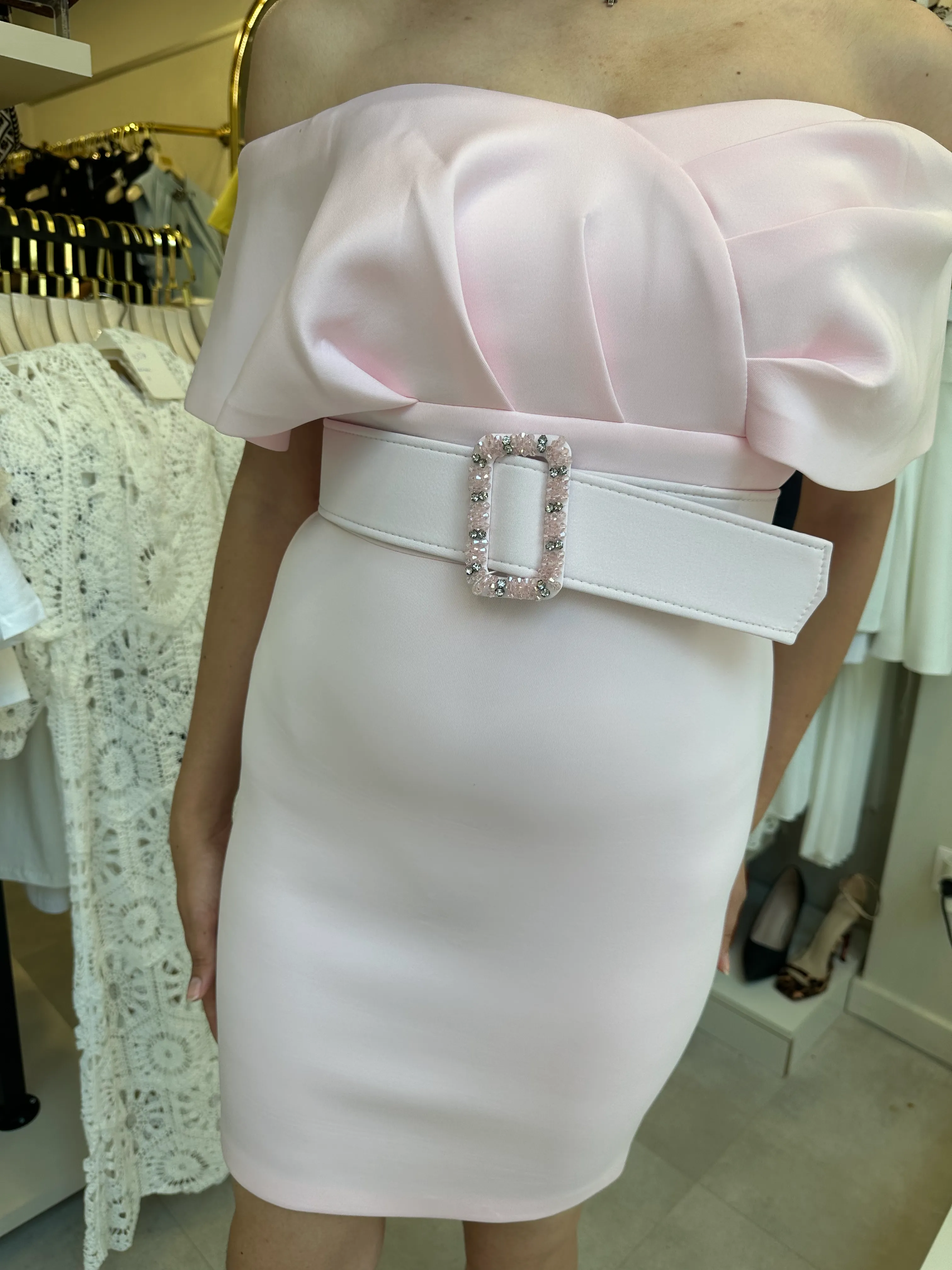 Φόρεμα ροζ ανοιχτό με ζώνη