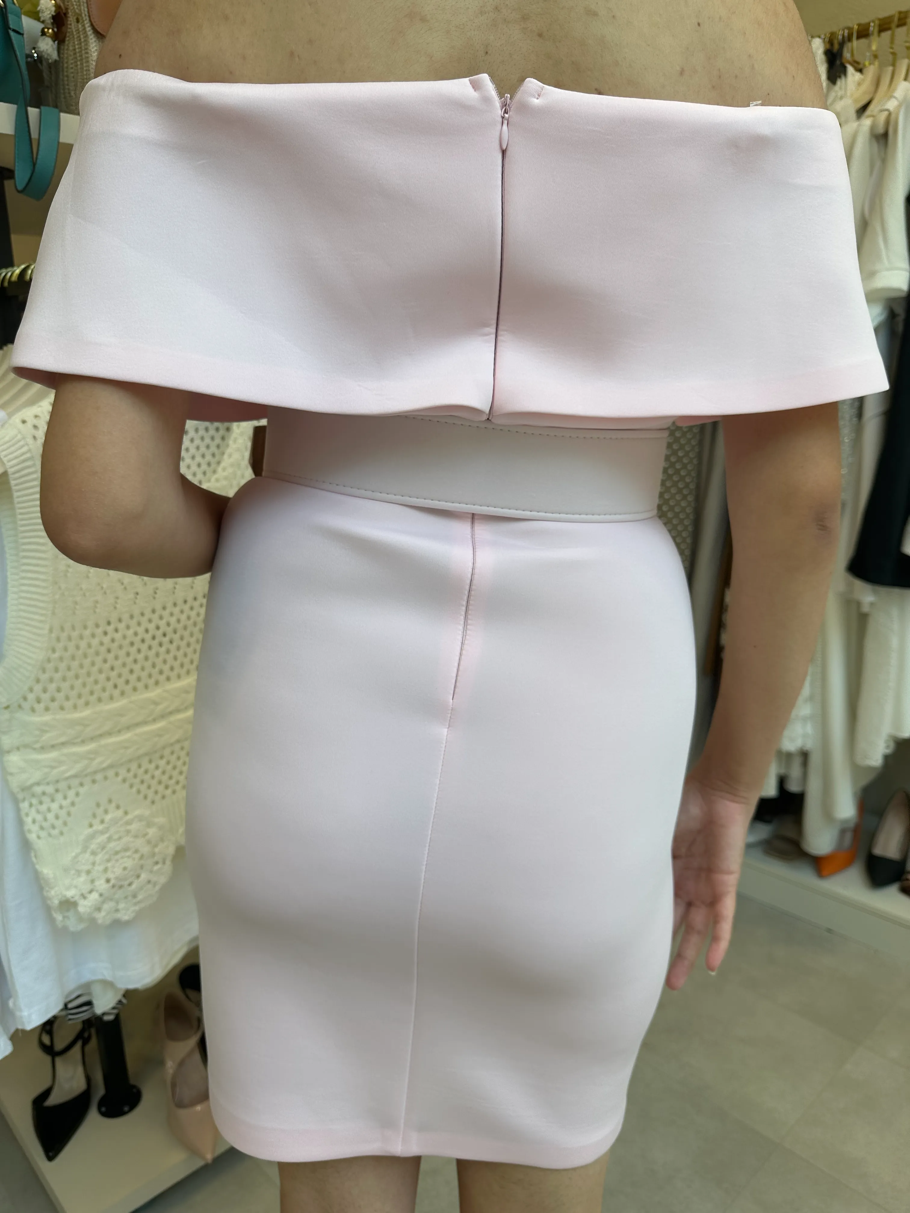 Φόρεμα ροζ ανοιχτό με ζώνη