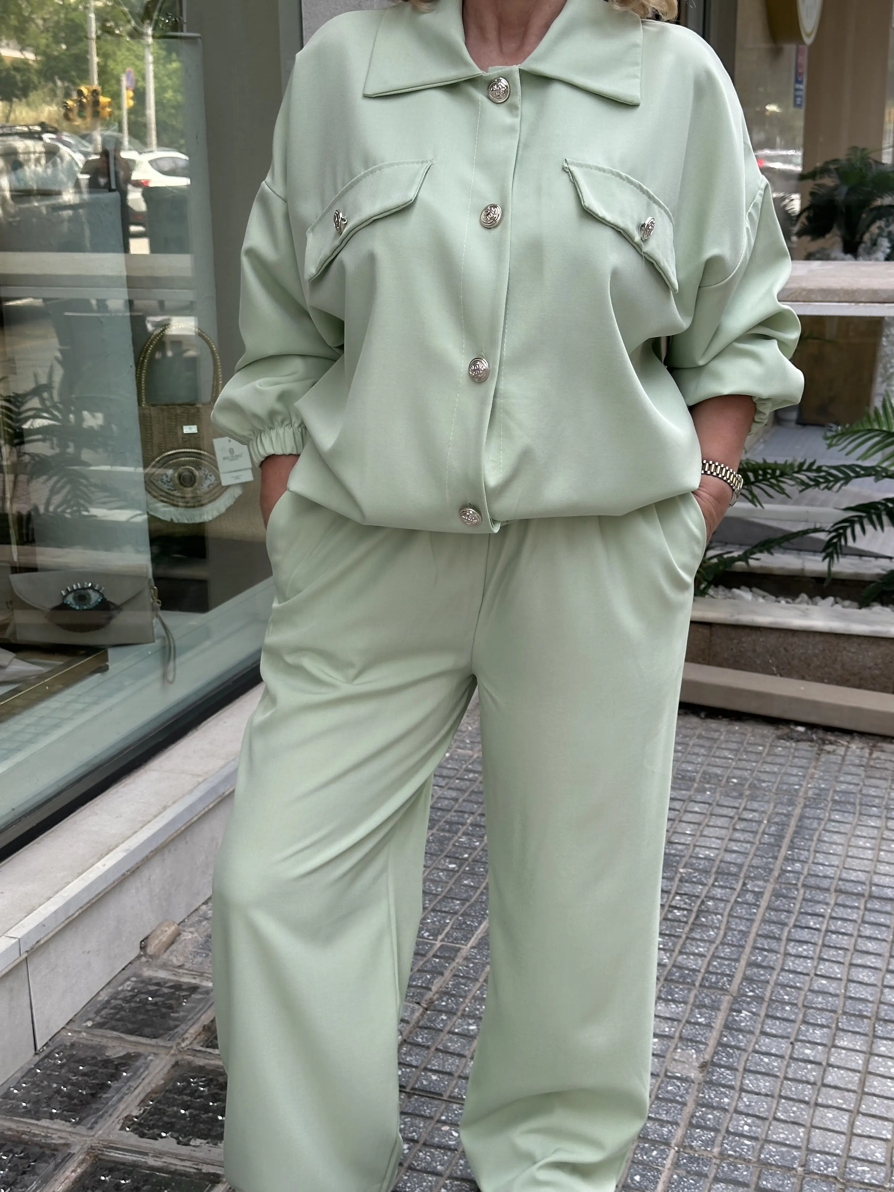 Σέτ μακρυμάνικο με ασημί κουμπιά λαχανί