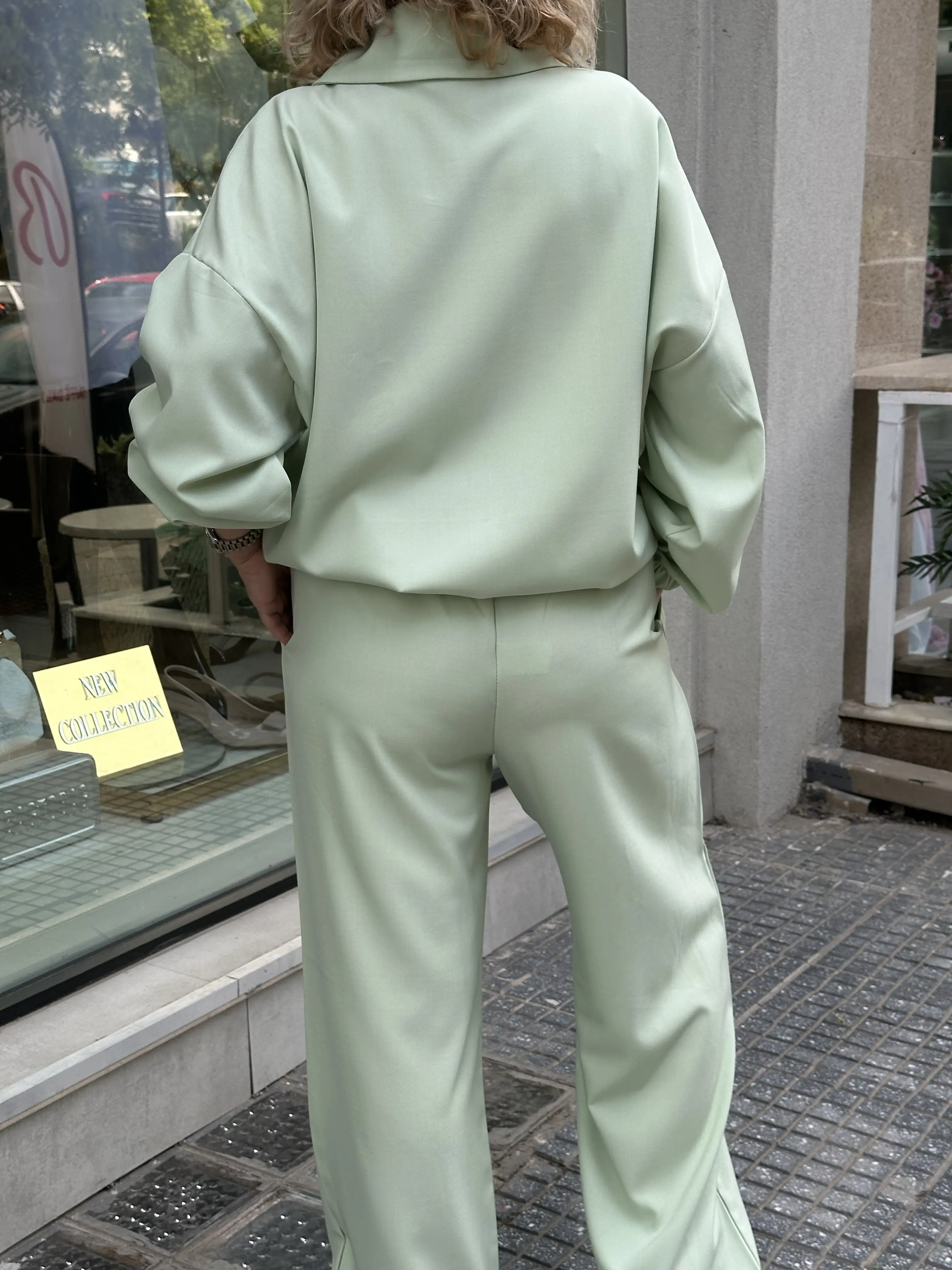 Σέτ μακρυμάνικο με ασημί κουμπιά λαχανί