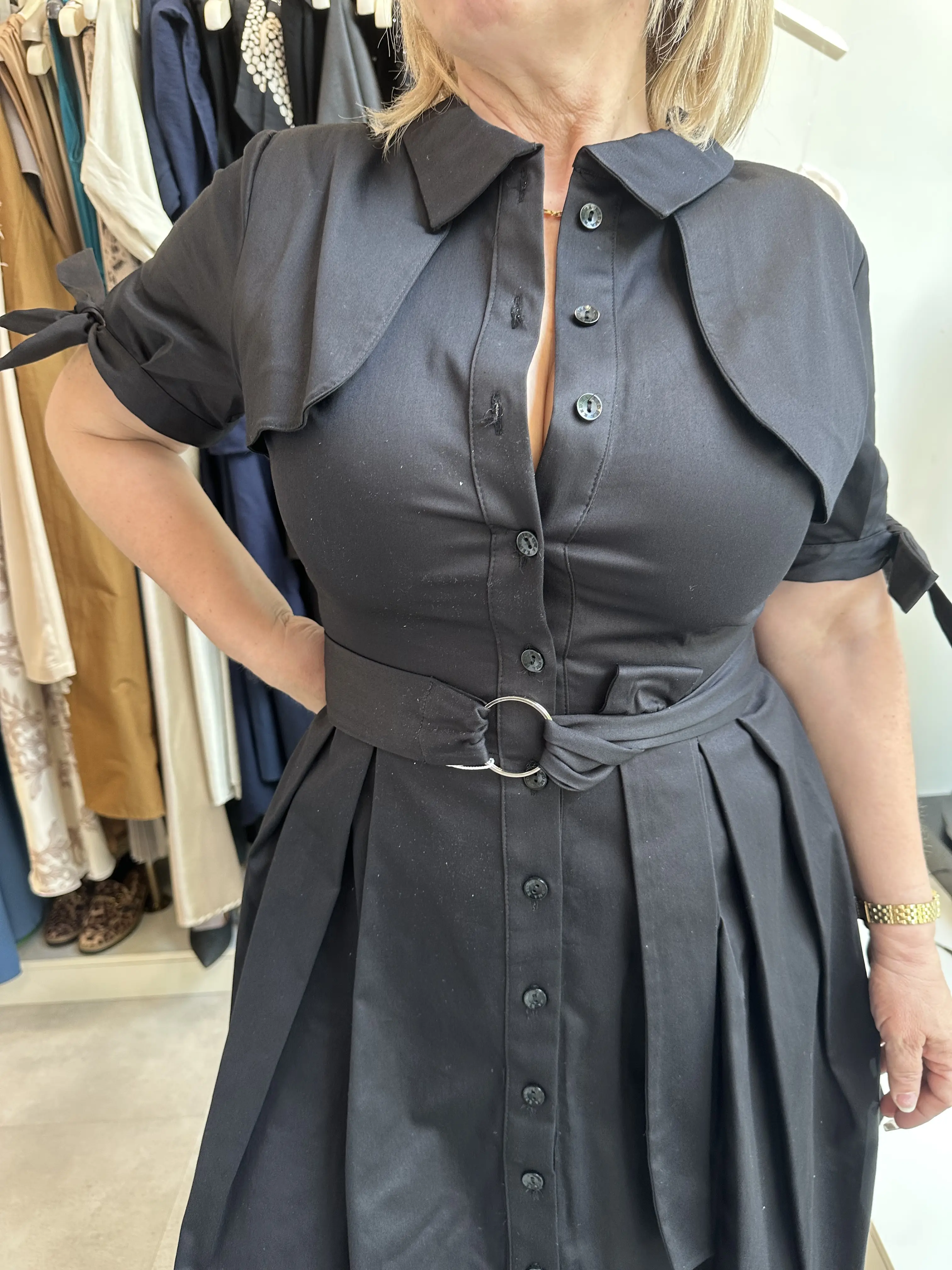 Μαύρο φόρεμα με ζώνη