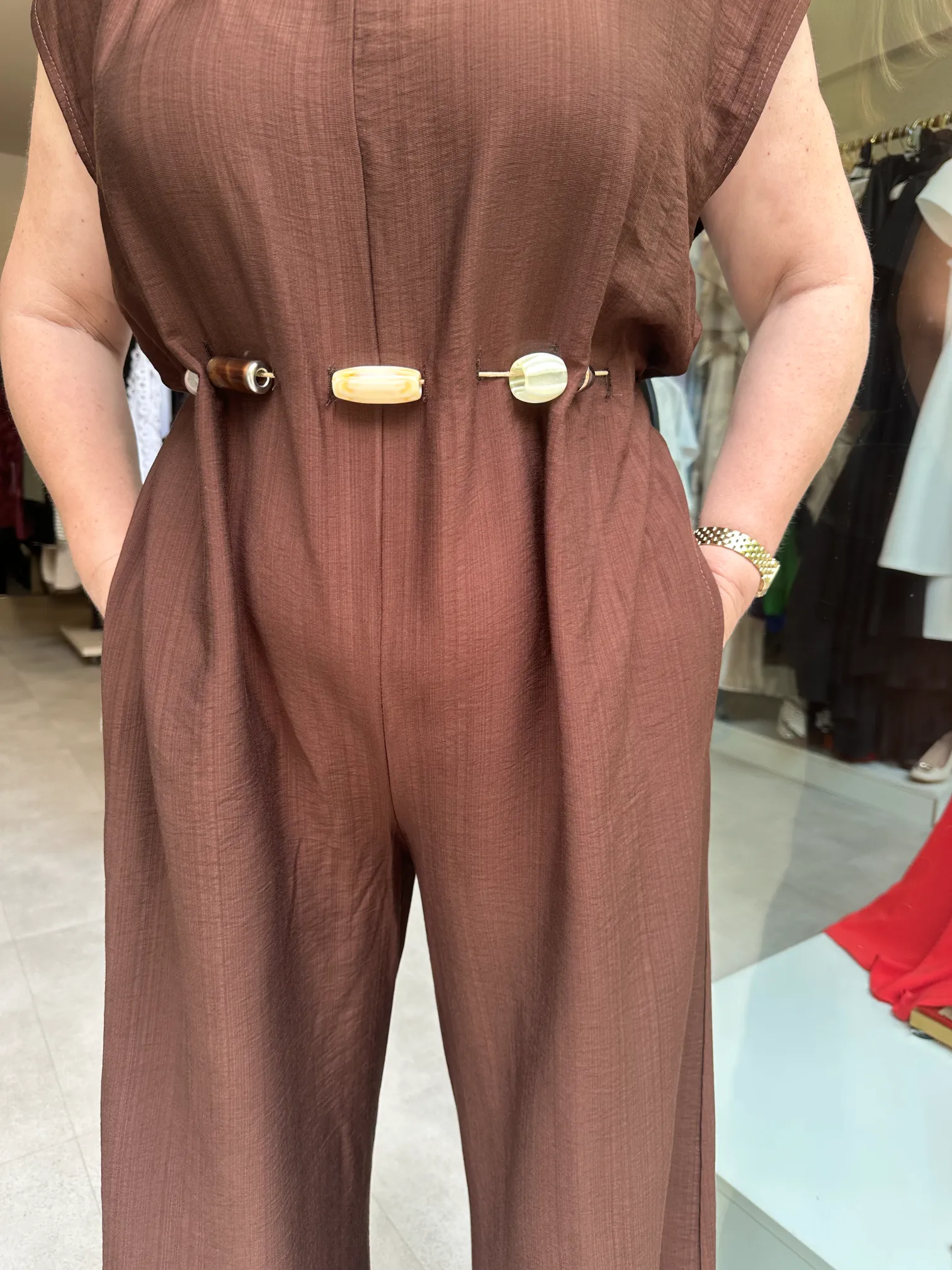 Ολόσωμη Φόρμα Κάμελ Με Ζώνη με Πετρούλες Διακοσμητικές