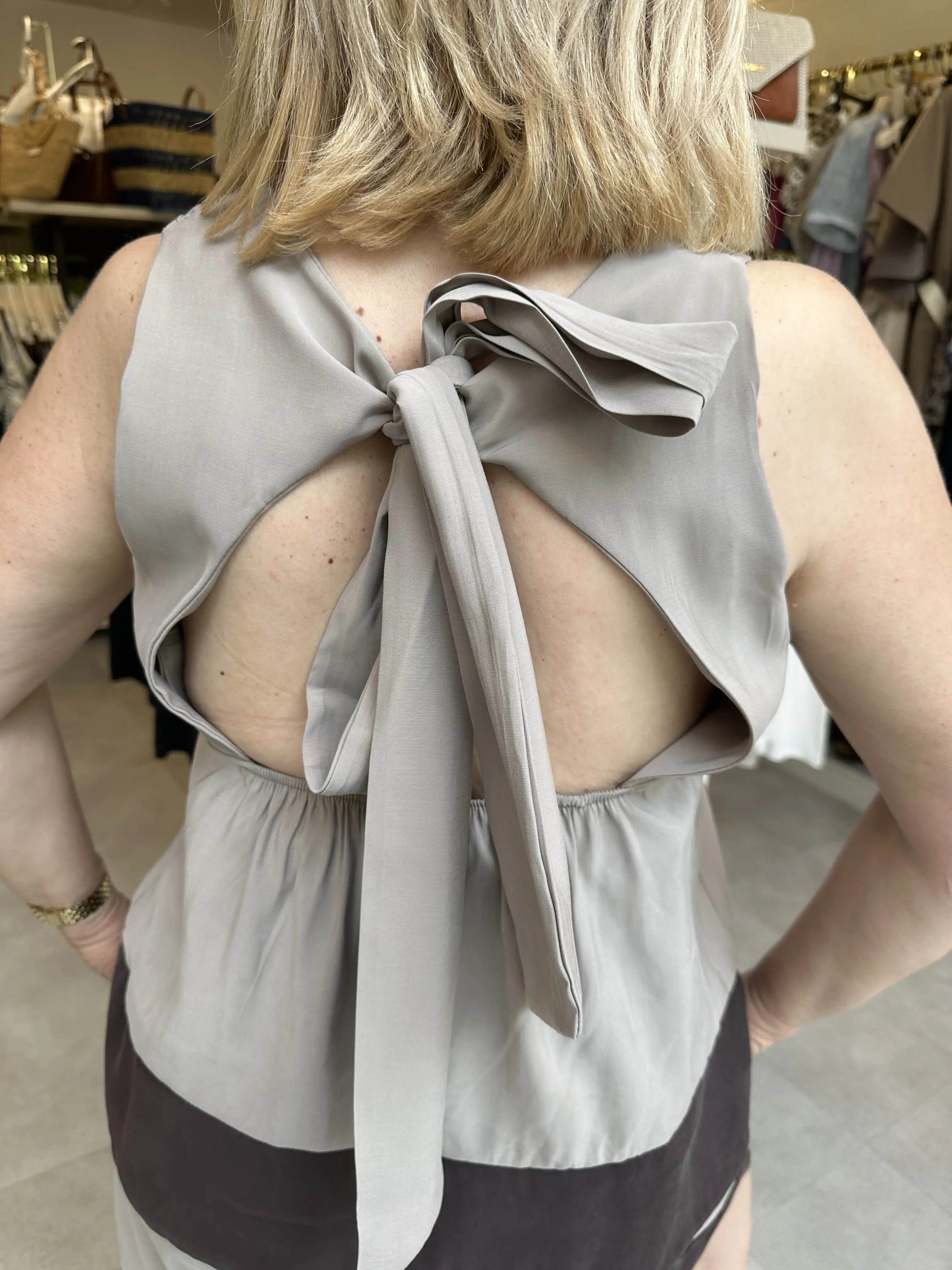 Μπλούζα με ρίγα μπεζ και κάτω μαύρη φάσα