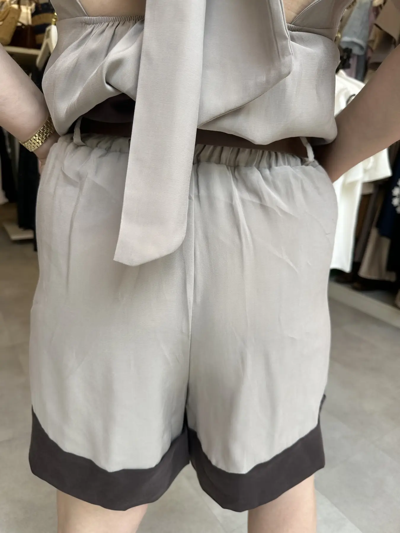 Σορτς μπεζ με ρίγα-φάσα μαύρη