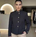 Σακάκι με λεπτομέρεια χρυσά κουμπιά