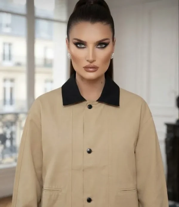 Παρκά Casual Chic με Αντίθεση στον Γιακά και Καρό Μανσέτες