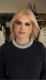 Classic Elegance Πλεκτή Μπλούζα