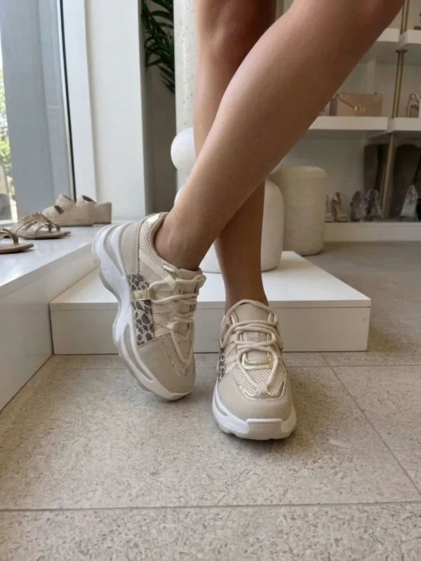 Urban Luxe Sneakers Με Χρυσές και Animal Λεπτομέρειες