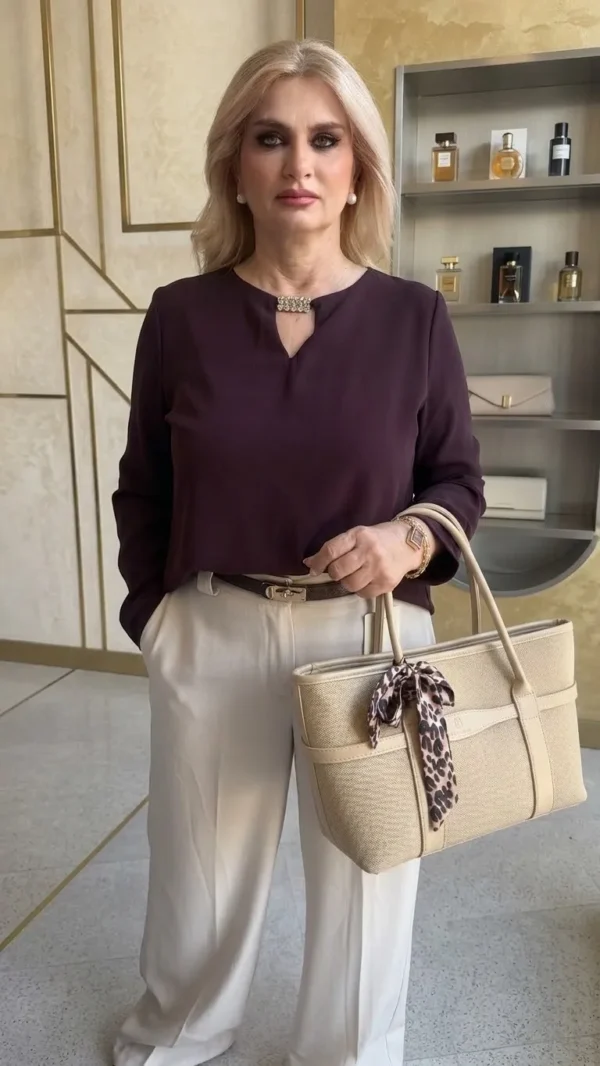 Royal Blouse Μπλούζα με Λεπτομέρειες Στρας