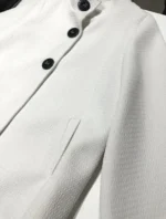 Λευκό Textured Πανωφόρι με Μαύρα Κουμπιά