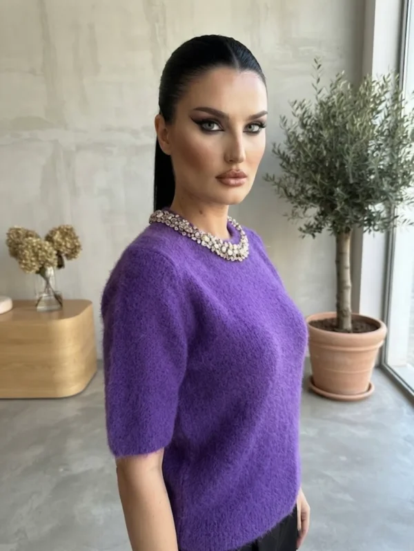 Πλεκτή Μπλούζα με Πολύχρωμα Στρας στη Λαιμόκοψη