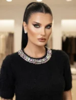 Πλεκτή Μπλούζα με Πολύχρωμα Στρας στη Λαιμόκοψη